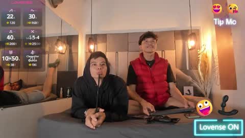 Snapshot of yizus_bonz chatting on December 6, 2024, 7:10 am yizus_bonz online show from December 6, 2024, 7:10 am