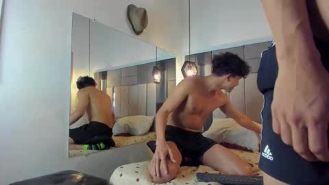 Snapshot of yizus_bonz chatting on February 12, 2025, 1:52 am yizus_bonz online show from February 12, 2025, 1:52 am