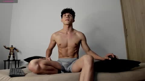 Snapshot of yizus_bonz chatting on October 23, 2025, 12:21 am yizus_bonz online show from October 23, 2025, 12:21 am