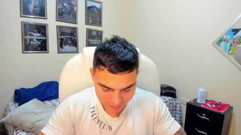 Snapshot of yker18 chatting on December 9, 2024, 4:56 am yker online show from December 9, 2024, 4:56 am