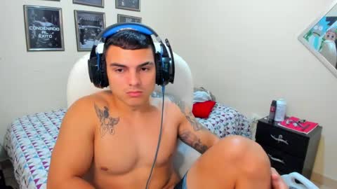 Snapshot of yker18 chatting on December 11, 2024, 1:15 am yker online show from December 11, 2024, 1:15 am