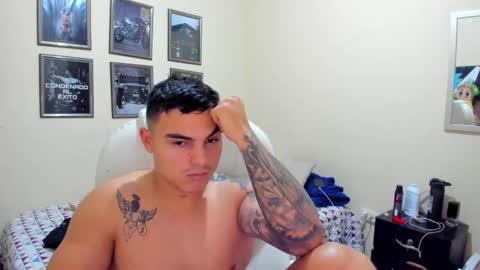 Snapshot of yker18 chatting on December 17, 2024, 11:05 pm yker online show from December 17, 2024, 11:05 pm