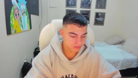 Snapshot of yker18 chatting on January 2, 2025, 3:05 am yker online show from January 2, 2025, 3:05 am