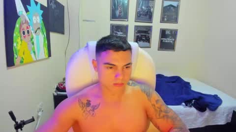 Snapshot of yker18 chatting on January 4, 2025, 2:03 am yker online show from January 4, 2025, 2:03 am