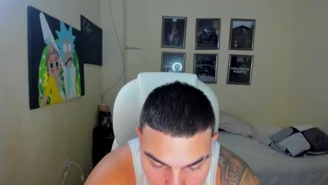 Snapshot of yker18 chatting on January 31, 2025, 11:03 pm yker online show from January 31, 2025, 11:03 pm