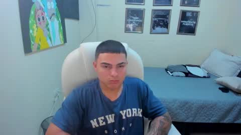 Snapshot of yker18 chatting on February 4, 2025, 8:17 pm yker online show from February 4, 2025, 8:17 pm