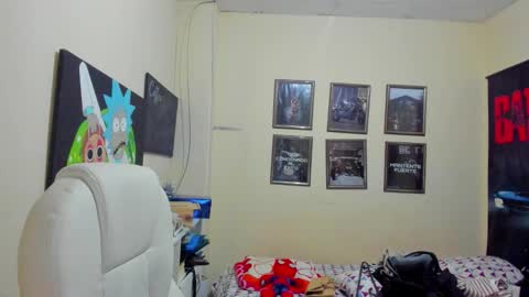 Snapshot of yker18 chatting on September 30, 2025, 9:31 pm yker online show from September 30, 2025, 9:31 pm