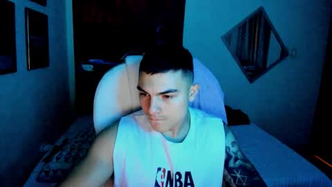 Snapshot of yker18 chatting on October 12, 2025, 8:08 pm yker online show from October 12, 2025, 8:08 pm