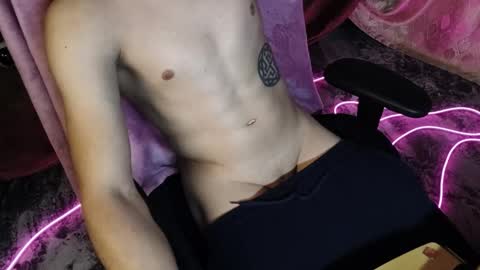 Snapshot of ylk_ chatting on October 5, 2025, 4:49 pm Darius online show from October 5, 2025, 4:49 pm