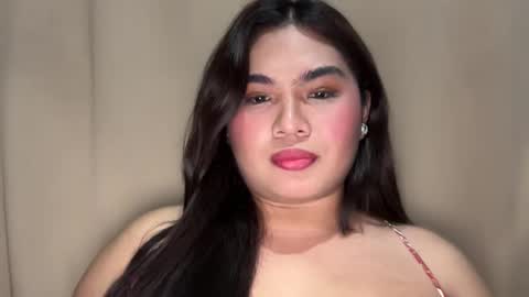 Snapshot of yllanahard chatting on December 17, 2024, 5:04 pm yllana love online show from December 17, 2024, 5:04 pm