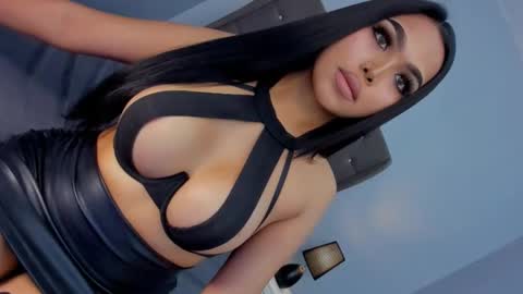 ylonagrae online show from February 3, 2025, 6:02 am