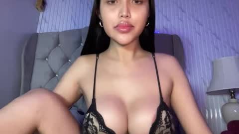 ylonagrae online show from February 1, 2026, 6:23 am