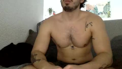 yngspaniard online show from January 9, 2025, 10:20 am