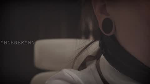 Snapshot of ynnenbrynn chatting on January 2, 2025, 10:37 am ynnenbrynn online show from January 2, 2025, 10:37 am