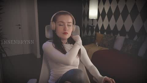 Snapshot of ynnenbrynn chatting on January 7, 2025, 9:29 am ynnenbrynn online show from January 7, 2025, 9:29 am