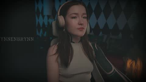 Snapshot of ynnenbrynn chatting on January 14, 2025, 10:27 am ynnenbrynn online show from January 14, 2025, 10:27 am