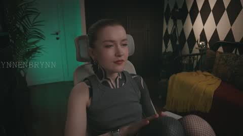 Snapshot of ynnenbrynn chatting on January 26, 2025, 12:01 pm ynnenbrynn online show from January 26, 2025, 12:01 pm