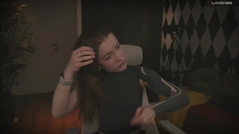 Snapshot of ynnenbrynn chatting on February 10, 2025, 3:46 am ynnenbrynn online show from February 10, 2025, 3:46 am