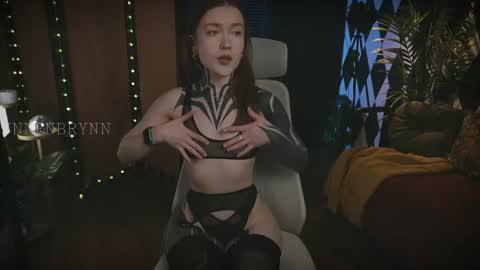 Snapshot of ynnenbrynn chatting on February 28, 2025, 6:43 am ynnenbrynn online show from February 28, 2025, 6:43 am