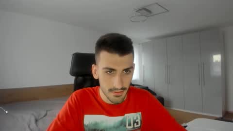 yoda130305 online show from November 1, 2025, 2:19 pm