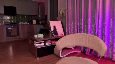 Snapshot of yoga_pizza_420 chatting on December 11, 2024, 4:28 am Max online show from December 11, 2024, 4:28 am