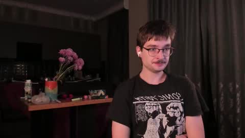 Snapshot of yoga_pizza_420 chatting on November 16, 2025, 4:29 am Max online show from November 16, 2025, 4:29 am