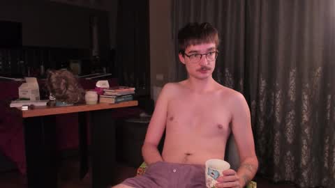 Snapshot of yoga_pizza_420 chatting on January 7, 2026, 4:04 am Max online show from January 7, 2026, 4:04 am