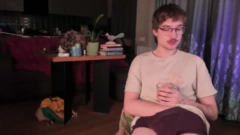 Snapshot of yoga_pizza_420 chatting on February 4, 2026, 4:40 am Max online show from February 4, 2026, 4:40 am