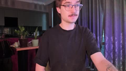 Snapshot of yoga_pizza_420 chatting on March 6, 2026, 4:42 am Max online show from March 6, 2026, 4:42 am