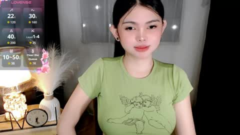 Snapshot of yogirl_abby chatting on April 7, 2026, 10:09 pm Hi i am Abby i am Filipina Aussie youve ever wanted to meet NOT INTO CHEAP GUY online show from April 7, 2026, 10:09 pm