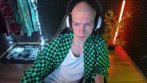 Snapshot of yoi_aji chatting on November 12, 2025, 5:13 pm You can ask my name in pm online show from November 12, 2025, 5:13 pm