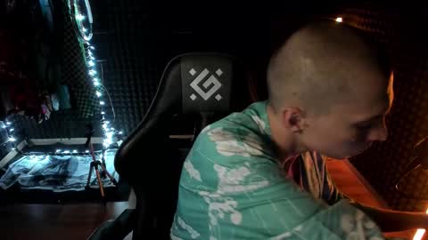 Snapshot of yoi_aji chatting on November 21, 2025, 5:33 pm You can ask my name in pm online show from November 21, 2025, 5:33 pm