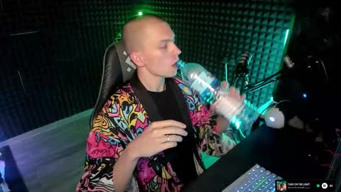 Snapshot of yoi_aji chatting on November 26, 2025, 3:57 pm You can ask my name in pm online show from November 26, 2025, 3:57 pm