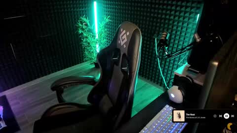 Snapshot of yoi_aji chatting on December 4, 2025, 6:27 pm You can ask my name in pm online show from December 4, 2025, 6:27 pm