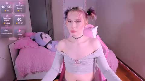 Mikaella - Mika online show from March 11, 2026, 10:38 pm