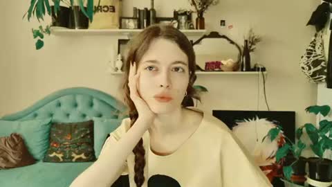 yoka_paradoxxx online show from June 23, 2026, 7:17 am