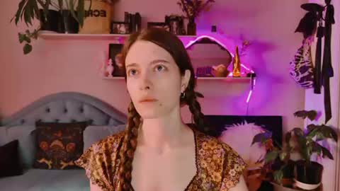 yoka_paradoxxx online show from June 26, 2026, 12:42 pm