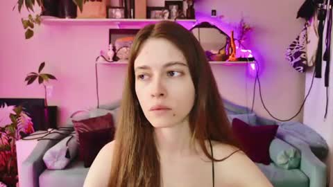 yoka_paradoxxx online show from July 10, 2026, 9:34 am