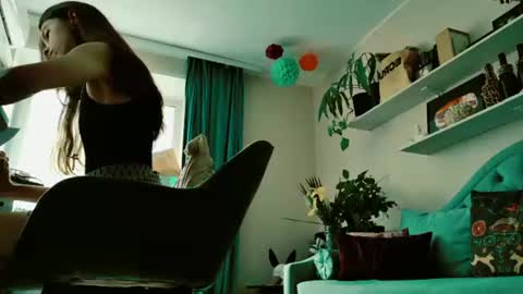yoka_paradoxxx online show from July 13, 2026, 11:02 am