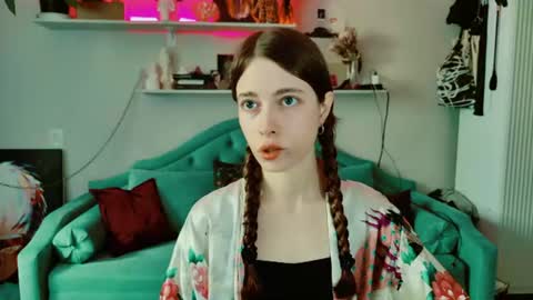 yoka_paradoxxx online show from August 2, 2026, 10:46 am