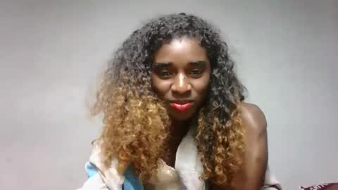 Snapshot of yolandrina05 chatting on September 19, 2025, 6:30 pm yolandrina05 online show from September 19, 2025, 6:30 pm