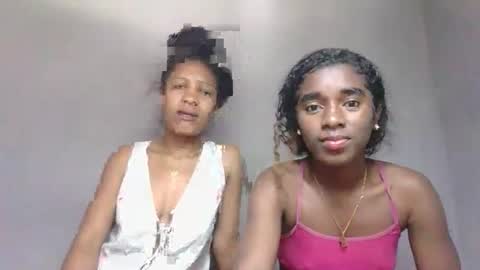 Snapshot of yolandrina05 chatting on September 21, 2025, 4:25 am yolandrina05 online show from September 21, 2025, 4:25 am