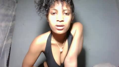 Snapshot of yolandrina05 chatting on September 28, 2025, 9:31 pm yolandrina05 online show from September 28, 2025, 9:31 pm