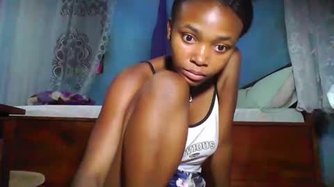 Snapshot of yolandrina05 chatting on November 14, 2025, 8:13 am yolandrina05 online show from November 14, 2025, 8:13 am