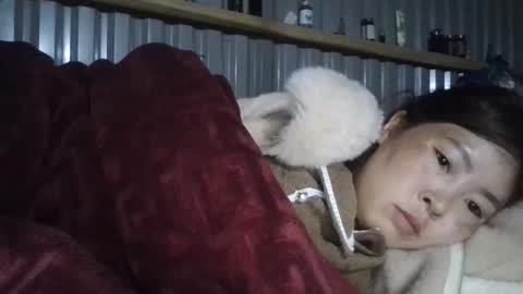 yongmi_ online show from November 30, 2025, 5:17 pm