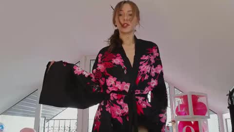 Snapshot of yononeey chatting on February 15, 2025, 10:22 am Wilma online show from February 15, 2025, 10:22 am