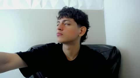 Snapshot of yosepp_cum chatting on May 5, 2026, 3:25 am YOSEP online show from May 5, 2026, 3:25 am