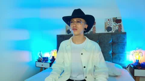Snapshot of yoshua_smith chatting on May 3, 2026, 7:42 pm Yoshua Smith online show from May 3, 2026, 7:42 pm