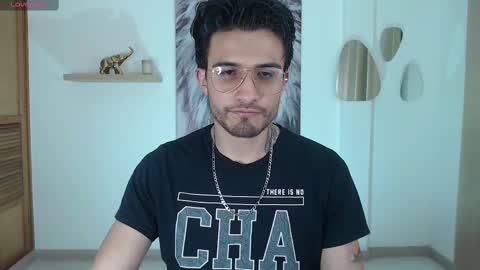 yoshy_man online show from January 8, 2025, 3:19 am