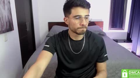 yoshy_man online show from September 25, 2025, 4:27 am